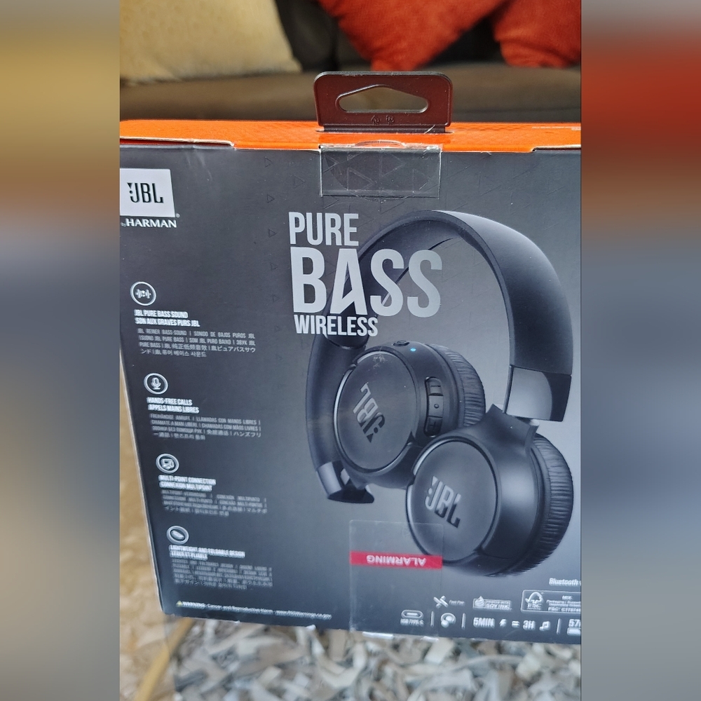 JBL Bluetooth earphones
